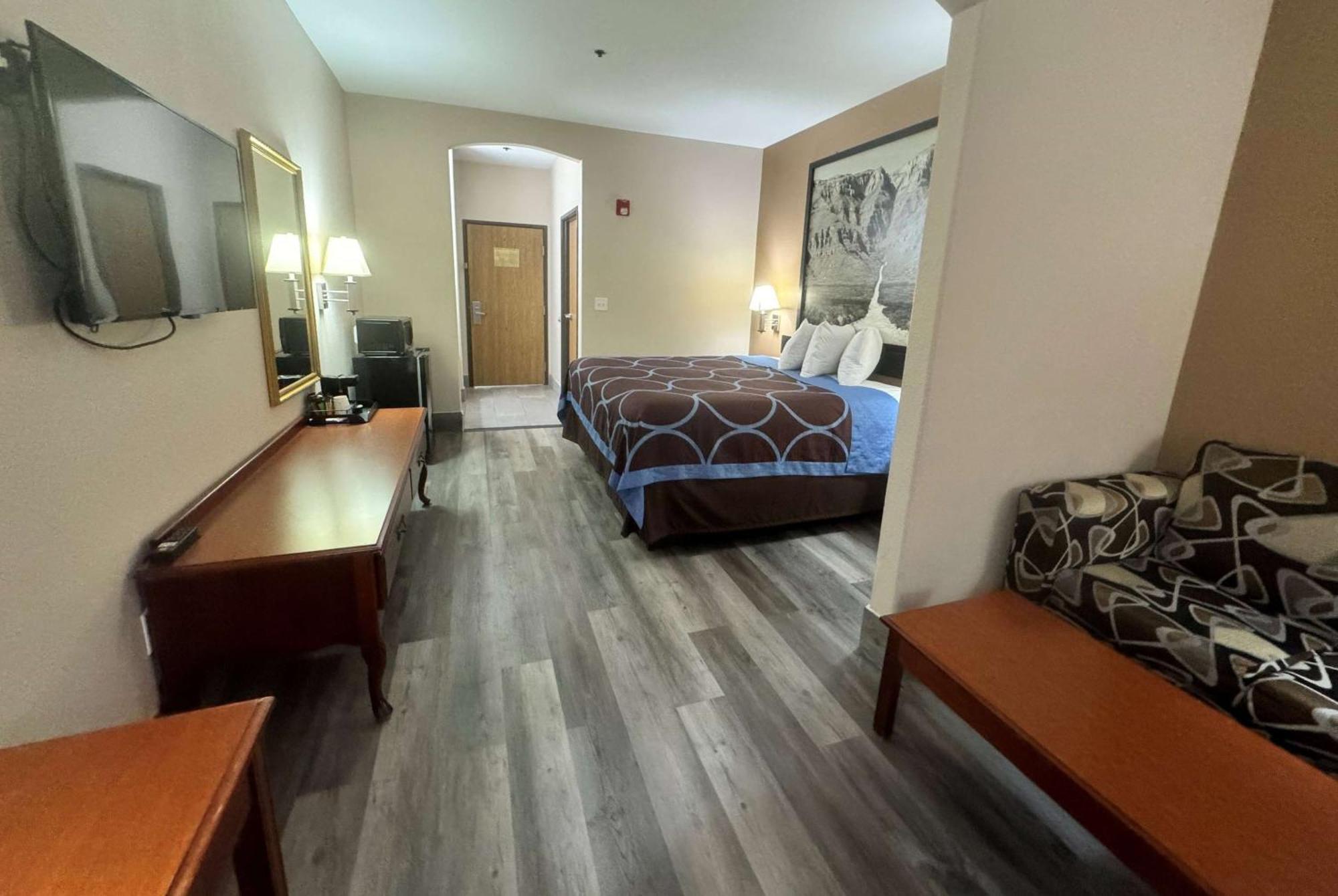 Super 8 By Wyndham Huntsville Exterior foto